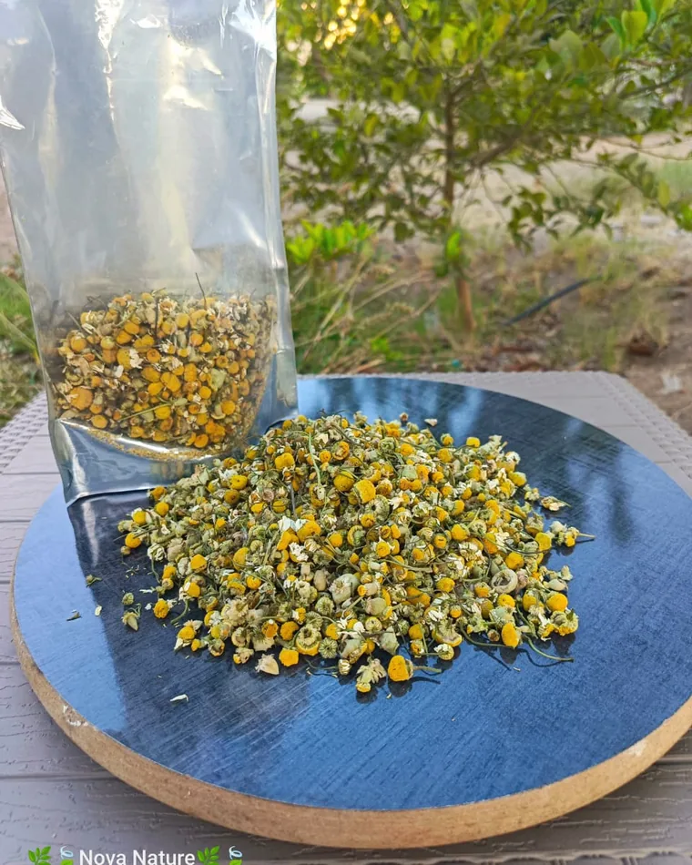 Dried chamomile flowers