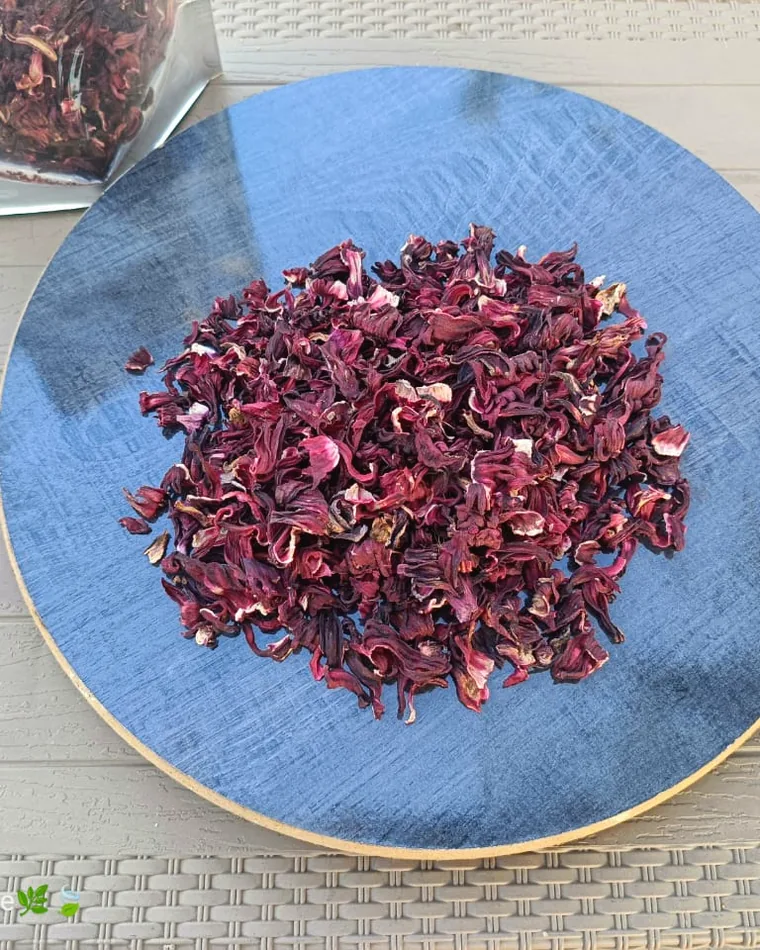 Dried hibiscus flowers